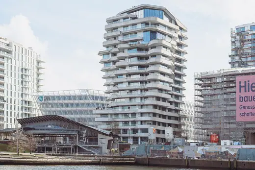Photo 4: Exterior · View to the Marco-Polo-Tower in Hamburg