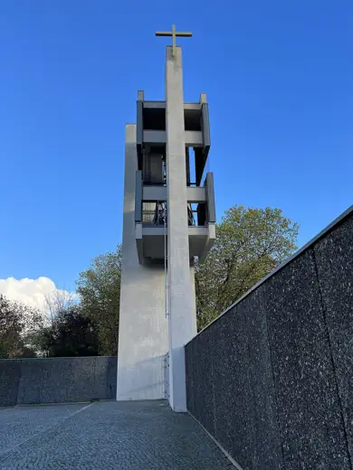 Photo 2: Exterior · Kirchturm der Maria Regina Martyrum in Berlin-Charlottenburg-Nord