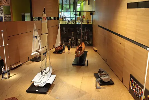 Photo 3: Interior