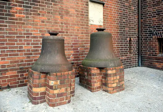 Photo 3: Exterior · Two bells in front of the Märkisches Museum in Berlin-Mitte, Germany