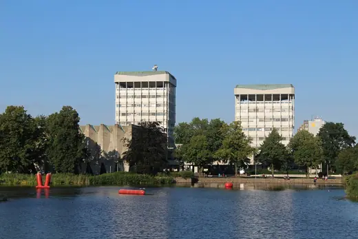 Photo 3: Exterior · Rathaus Marl vom gegenüberliegenden Ufer des Sees