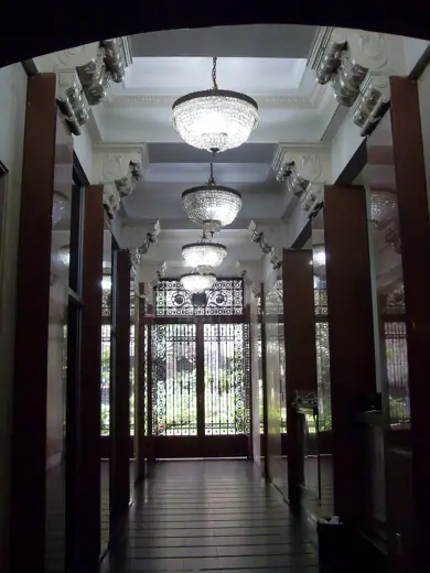 Photo 4: Interior · Entrance hall of Martinelli Building on São João Avenue