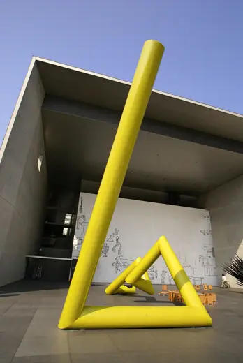 Photo 4: Exterior · Marugame Genichiro-Inokuma Museum of Contemporary Art in Marugame , Kagawa prefecture , Japan