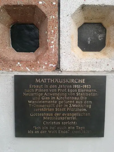 Photo 5: Detail · Eiermann Pforzheim Tafel am Eingang