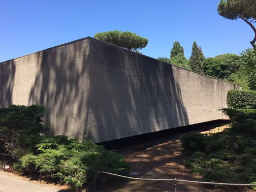 Photo 6: Detail · Mausoleum der Fosse Ardeatine, Detailansicht