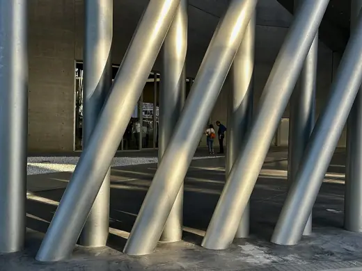 Photo 7: Detail · MAXXI - Museo nazionale delle arti del XXI secolo Colonne