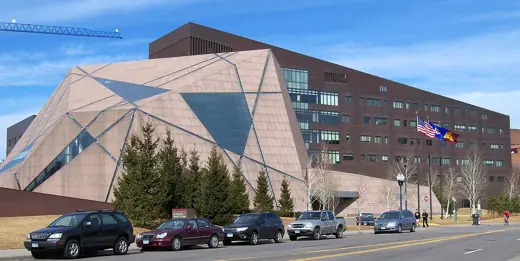 Photo 1: Exterior