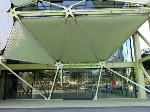 Photo 6: Detail · Edifici Media-TIC, c