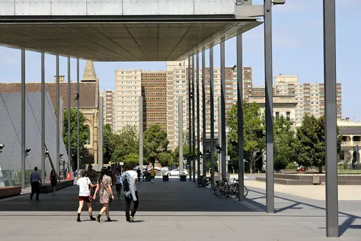 Photo 2: Exterior · Entrance to the Melbourne Museum
