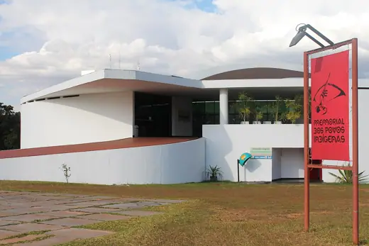 Photo 2: Exterior