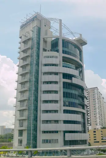 Photo 2: Exterior