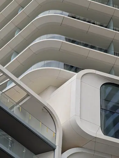 Photo 3: Exterior