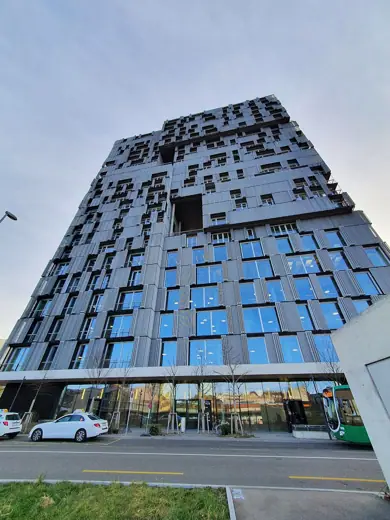 Photo 2: Exterior