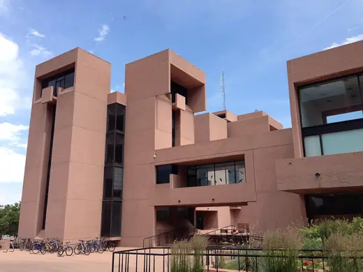 Photo 2: Exterior