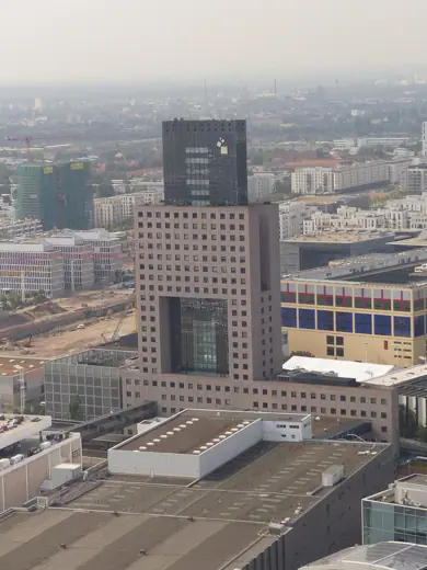 Photo 4: Exterior · Messe Torhaus (Blick vom Marriott Hotel)