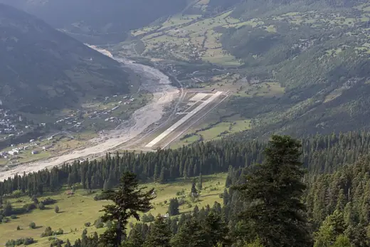 Photo 5: Context · Mestia local airport - Svaneti, Georgia
