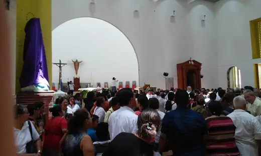 Photo 4: Interior · El interior de la Catedral Metropolitana de Managua el Jueves Santo de 2017, después de la Misa
