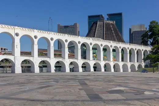 Photo 4: Exterior
