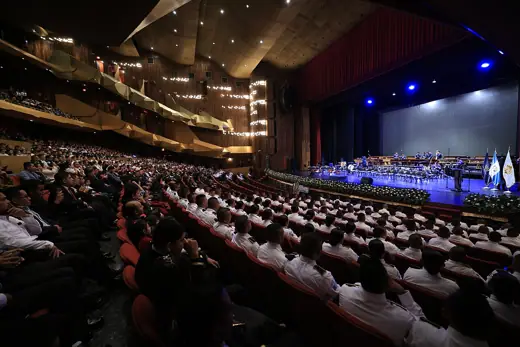 Photo 4: Exterior · Presidente Bernardo Arévalo participa en el ensamble de marimbas por el 27 aniversario de la PNC