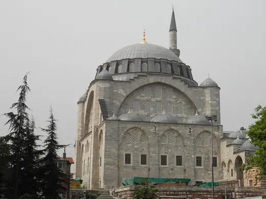 Photo 3: Exterior · Mihrimah Sultan Camii
