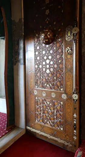 Photo 5: Interior