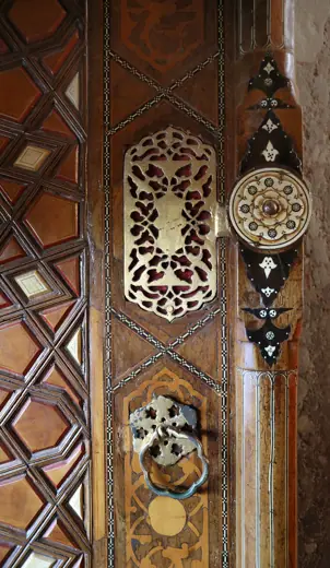 Photo 6: Interior
