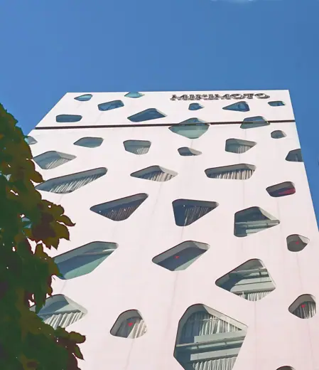 Photo 3: Exterior
