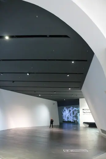 Photo 5: Interior · Interior, Bundeswehr Military History Museum, Dresden