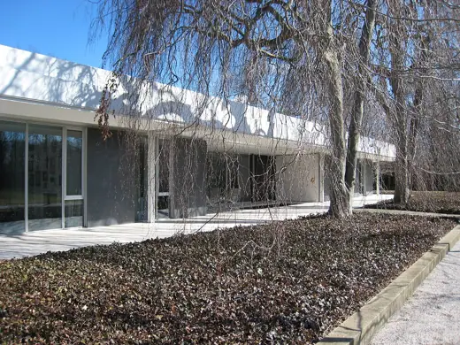 Photo 4: Exterior · Irwin Miller House