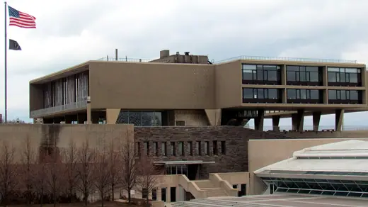 Photo 1: Exterior