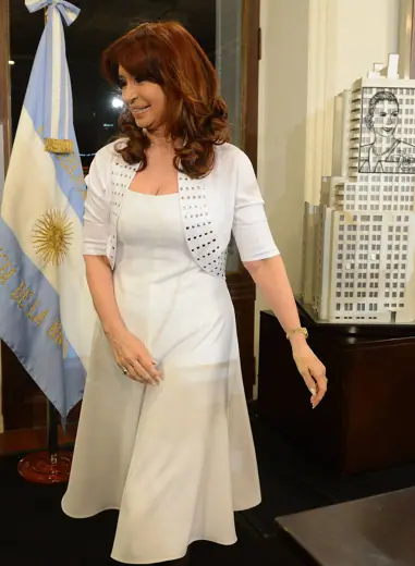 Photo 8: Model