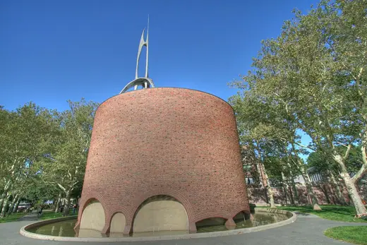 Photo 3: Exterior