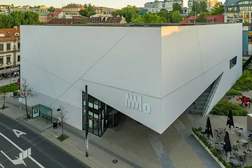 Photo 5: Context · Modernaus meno muziejus