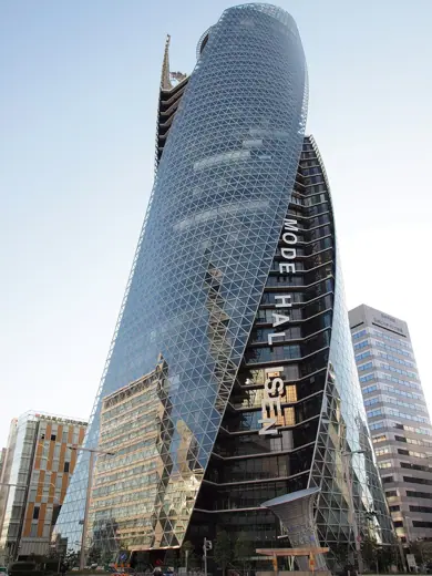 Photo 1: Exterior