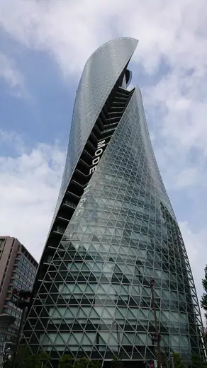 Photo 3: Exterior