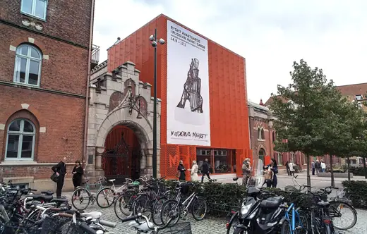 Photo 3: Exterior · Moderna Museet i Malmö, inrymt i före detta konsthallen Roseums lokaler som ursprungligen var ett elverk