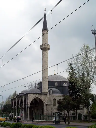 Photo 4: Exterior