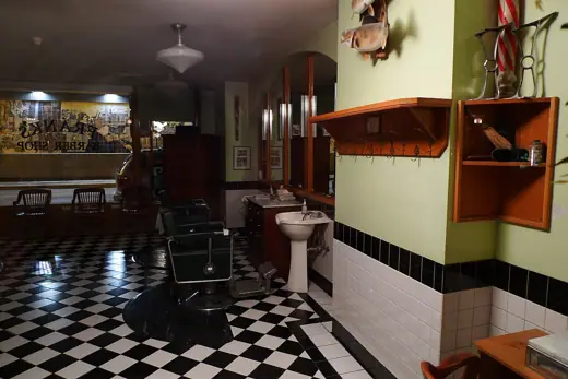 Photo 5: Interior