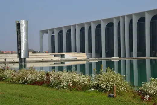 Photo 3: Detail · Mondadori headquarters by Oscar Niemeyer (1967 - 1970), Segrate (Milano)