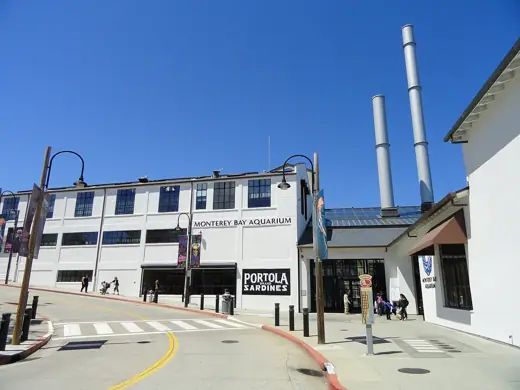 Photo 5: Interior · Interior view of the Monterey Bay Aquarium, Monterey County, California, USA