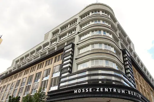 Photo 4: Exterior