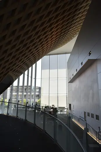 Photo 6: Interior