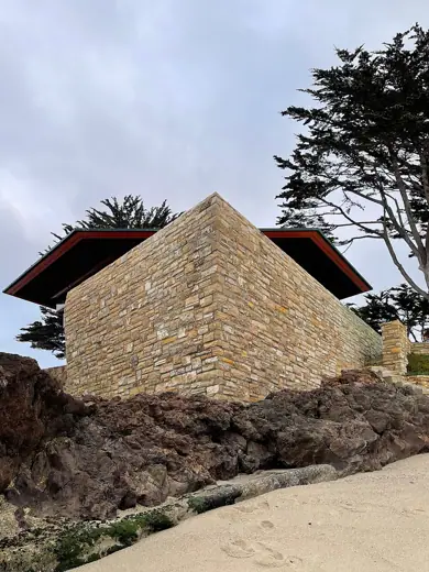 Photo 3: Exterior