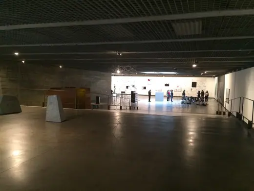 Photo 5: Detail · Área interna do Museu Brasileiro da Escultura com obras da exposição de Paulo Mendes da Rocha