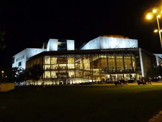 Photo 2: Exterior · A Művészetek Palotája