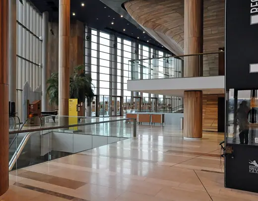 Photo 4: Interior · Budapest (Hungary): Interior of the Palace of Arts