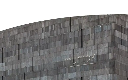 Photo 3: Exterior