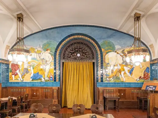 Photo 5: Interior · Municipal House