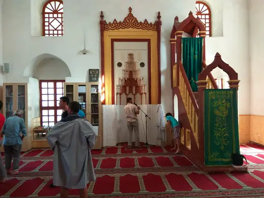 Photo 6: Interior
