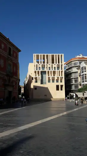 Photo 2: Interior · Ayuntamiento desde la Catedral